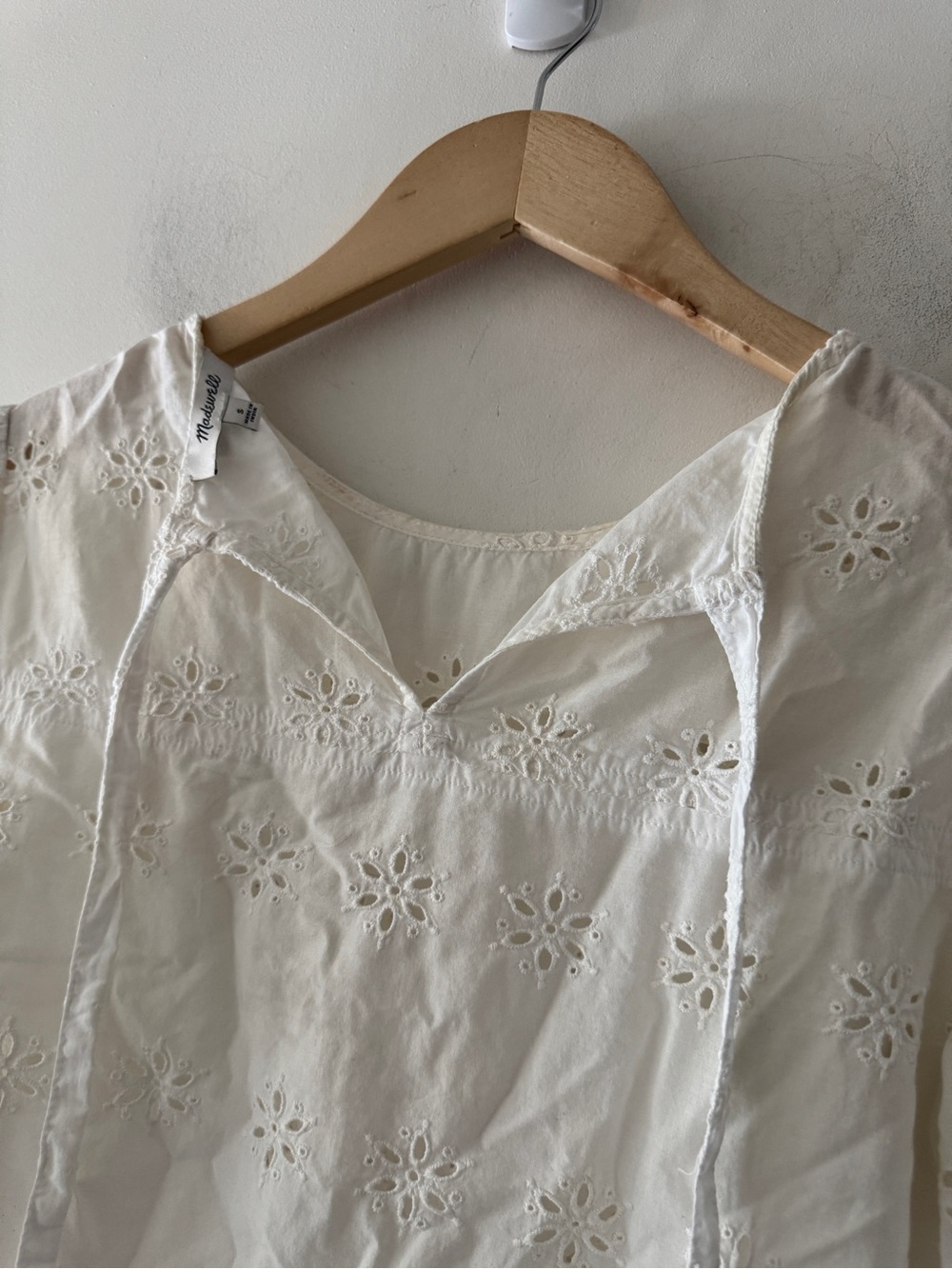 Madewell White Eyelet Keyhole Peplum Top - Picture 7 of 10